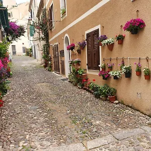 bene-ennidhos-house-alghero-centro-storico.hotelsalgherosardinia.com/